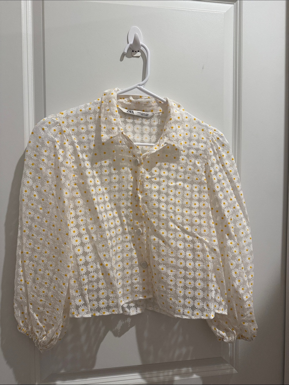 Zara White Daisy Button-Down Shirt with Yellow Centers